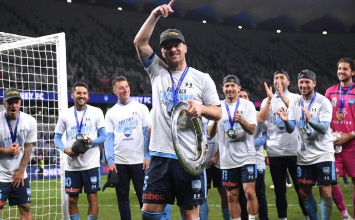 Sicherte sich mit dem FC Sydney die Meisterschaft in Australien: Alexander Baumjohann. Foto: Dan Himbrechts/AAP/dpa