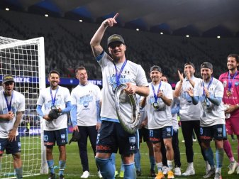 Sicherte sich mit dem FC Sydney die Meisterschaft in Australien: Alexander Baumjohann. Foto: Dan Himbrechts/AAP/dpa Sicherte sich mit dem FC Sydney die Meisterschaft in Australien: Alexander Baumjohann. Foto: Dan Himbrechts/AAP/dpa