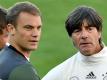 Bundestrainer Löw und DFB-Kapitän Manuel Neuer (l.)