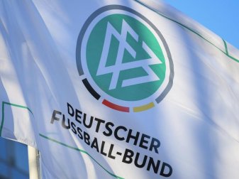 Der DFB hat infolge der Coronavirus-Pandemie sein Hygienekonzept überarbeitet. Foto: Arne Dedert/dpa Der DFB hat infolge der Coronavirus-Pandemie sein Hygienekonzept überarbeitet. Foto: Arne Dedert/dpa