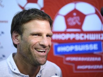 Der Schweizer Torwarttrainer Patrick Foletti wurde positiv auf das Coronavirus getestet. Foto: Laurent Gillieron/KEYSTONE/dpa Der Schweizer Torwarttrainer Patrick Foletti wurde positiv auf das Coronavirus getestet. Foto: Laurent Gillieron/KEYSTONE/dpa