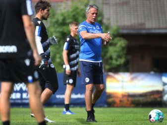 Arminia-Trainer Uwe Neuhaus kritisiert die unterschiedlichen Pläne zur Fan-Rückkehr. Foto: Karl-Josef Hildenbrand/dpa Arminia-Trainer Uwe Neuhaus kritisiert die unterschiedlichen Pläne zur Fan-Rückkehr. Foto: Karl-Josef Hildenbrand/dpa