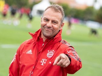 Bittet sein Team wieder zum Training: Bayern-Coach Hansi Flick. Foto: Matthias Balk/dpa Bittet sein Team wieder zum Training: Bayern-Coach Hansi Flick. Foto: Matthias Balk/dpa
