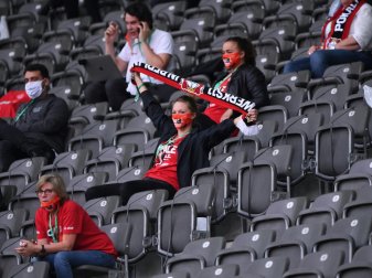 Im Pokal vor 300 Zuschauern: Bayer Leverkusen Im Pokal vor 300 Zuschauern: Bayer Leverkusen
