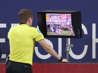 Stellt dem Video-Assistenten ein gutes Zeugnis aus: Bundesliga-Schiedsrichter Patrick Ittrich. Foto: Friso Gentsch/dpa Stellt dem Video-Assistenten ein gutes Zeugnis aus: Bundesliga-Schiedsrichter Patrick Ittrich. Foto: Friso Gentsch/dpa