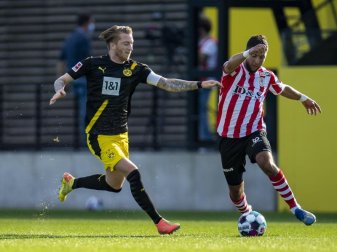 Feierte ein gelungenes Comeback: BVB-Kapitän Marco Reus (l). Foto: David Inderlied/dpa Feierte ein gelungenes Comeback: BVB-Kapitän Marco Reus (l). Foto: David Inderlied/dpa