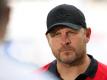 Glaubt nicht an Veränderungen beim Finanzgebaren im Fußball durch die Corona-Krise: Trainer Steffen Baumgart. Foto: Friedemann Vogel/EPA/Pool/dpa