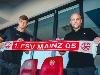Verteidiger David Nemeth (l.) wechselt zu Mainz 05 Verteidiger David Nemeth (l.) wechselt zu Mainz 05