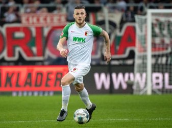 Neuer Kapitän beim FC Augsburg: Jeffrey Gouweleeuw. Foto: Matthias Balk/dpa Neuer Kapitän beim FC Augsburg: Jeffrey Gouweleeuw. Foto: Matthias Balk/dpa
