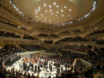 Der Blick in die Hamburger Elbphilharmonie
