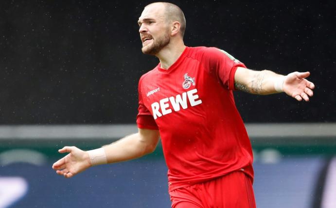 Rafael Czichos wurde in Saudi-Arabien geboren