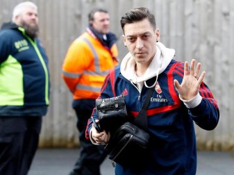 Fehlt zum Saisonstar im Arsenal-Aufgebot: Mesut Özil. Foto: Martin Rickett/PA Wire/dpa Fehlt zum Saisonstar im Arsenal-Aufgebot: Mesut Özil. Foto: Martin Rickett/PA Wire/dpa