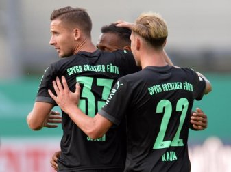 Greuther Fürth tat sich gegen Meinerzhagen lange schwer und setzte sich erst nach Verlängerung durch. Foto: Timm Schamberger/dpa