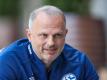 Geht mit dem Bayerischen Fußballverband kritisch ins Gericht: Schalkes Sportvorstand Jochen Schneider. Foto: Tim Rehbein/dpa