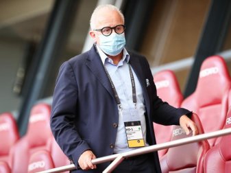 DFB-Präsident Fritz Keller hat sich über den Kurzstrecken-Flug der Nationalmannschaft geärgert. Foto: Christian Charisius/dpa DFB-Präsident Fritz Keller hat sich über den Kurzstrecken-Flug der Nationalmannschaft geärgert. Foto: Christian Charisius/dpa