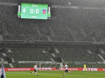 Soll bald ein Bild der Vergangenheit sein: Leere Zuschauerränge im Weserstadion. Foto: Martin Meissner/AP POOL/AP Soll bald ein Bild der Vergangenheit sein: Leere Zuschauerränge im Weserstadion. Foto: Martin Meissner/AP POOL/AP