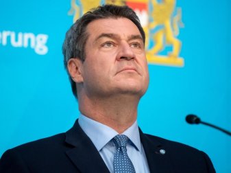 Plädiert für ein einheitliches Vorgehen bei der Fan-Rückkehr in die Bundesliga-Stadien: Bayerns Ministerpräsident Markus Söder. Foto: Sven Hoppe/dpa Plädiert für ein einheitliches Vorgehen bei der Fan-Rückkehr in die Bundesliga-Stadien: Bayerns Ministerpräsident Markus Söder. Foto: Sven Hoppe/dpa