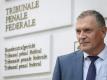 Zum Prozessauftakt präsentierte er sich als Geschädigter