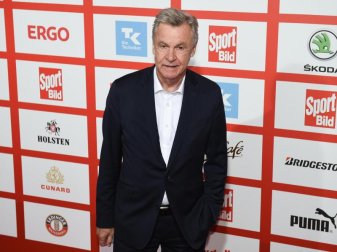 Der frühere Meistertrainer Ottmar Hitzfeld erwartet in der anstehenden Bundesliga-Saison ein enges Rennen um den Titel. Foto: picture alliance / Axel Heimken/dpa Der frühere Meistertrainer Ottmar Hitzfeld erwartet in der anstehenden Bundesliga-Saison ein enges Rennen um den Titel. Foto: picture alliance / Axel Heimken/dpa