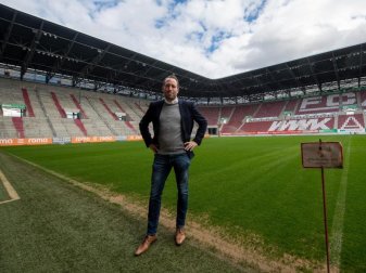 Michael Ströll, Finanz-Geschäftsführer des FC Augsburg in der WWK-Arena. Foto: Stefan Puchner/dpa Michael Ströll, Finanz-Geschäftsführer des FC Augsburg in der WWK-Arena. Foto: Stefan Puchner/dpa