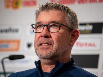 Schließt einen Einsatz von Max Kruse gegen Augsburg nicht aus: Trainer Urs Fischer von Union Berlin. Foto: Andreas Gora/dpa Schließt einen Einsatz von Max Kruse gegen Augsburg nicht aus: Trainer Urs Fischer von Union Berlin. Foto: Andreas Gora/dpa