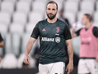 Stürmt diese Saison nicht mehr für Juventus Turin: Top-Stürmer Gonzalo Higuain verlässt die «Alte Dame». Foto: Fabio Ferrari/Lapresse.Fabioferr/Lapresse via ZUMA Press/dpa Stürmt diese Saison nicht mehr für Juventus Turin: Top-Stürmer Gonzalo Higuain verlässt die «Alte Dame». Foto: Fabio Ferrari/Lapresse.Fabioferr/Lapresse via ZUMA Press/dpa