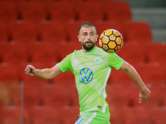 Traf zum 4:0-Endstand in Albanien: Wolfsburgs Admir Mehmedi in Aktion. Foto: Hektor Pustina/AP/dpa Traf zum 4:0-Endstand in Albanien: Wolfsburgs Admir Mehmedi in Aktion. Foto: Hektor Pustina/AP/dpa