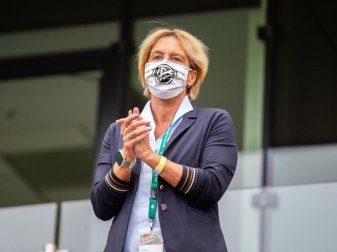 Bundestrainerin Martina Voss-Tecklenburg trifft mit den DFB-Frauen in der EM-Qualifikation auf Irland. Foto: Marcel Kusch/dpa Bundestrainerin Martina Voss-Tecklenburg trifft mit den DFB-Frauen in der EM-Qualifikation auf Irland. Foto: Marcel Kusch/dpa
