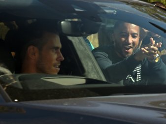 Die Spurs-Fans feiern die Ankunft von Gareth Bale Die Spurs-Fans feiern die Ankunft von Gareth Bale