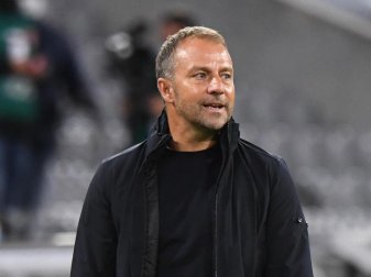 Bayern-Trainer Hansi Flick behagt nicht, dass im Corona-Risikogebiet Budapest gespielt werden soll. Foto: Matthias Balk/dpa Bayern-Trainer Hansi Flick behagt nicht, dass im Corona-Risikogebiet Budapest gespielt werden soll. Foto: Matthias Balk/dpa