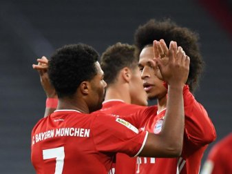 Tempo, Tore, Tricks: Serge Gnabry (l) und Leroy Sane sind das neue Traumduo des FC Bayern München. Foto: Matthias Balk/dpa Tempo, Tore, Tricks: Serge Gnabry (l) und Leroy Sane sind das neue Traumduo des FC Bayern München. Foto: Matthias Balk/dpa