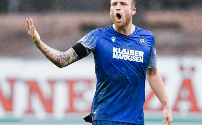 Philipp Hofmann will wechseln, ist für den Karlsruher SC aber immens wichtig. Foto: Tom Weller/dpa