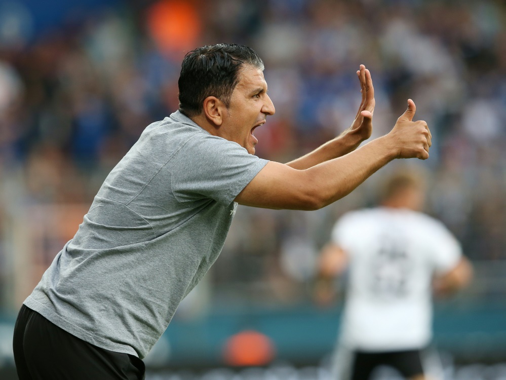 Trainer Kenan Kocak und Hannover 96 gewinnen 2:0