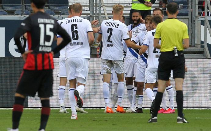 Aufsteiger Bielefeld holt in Frankfurt einen Punkt