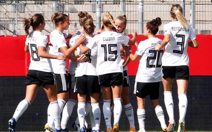 Die DFB-Frauen ließen Irland keine Chance. Foto: Roland Weihrauch/dpa