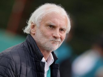 Der Bayer-Geschäftsführer Sport, Rudi Völler, stellt noch Verstärkungen in Form von Zugängen in Aussicht. Foto: Ronald Wittek/epa Pool /dpa Der Bayer-Geschäftsführer Sport, Rudi Völler, stellt noch Verstärkungen in Form von Zugängen in Aussicht. Foto: Ronald Wittek/epa Pool /dpa