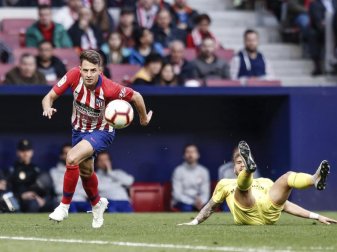 Steht wohl vor einem Wechsel zu Bayer Leverkusen: Santiago Arias (l). Foto: Enrique de la Fuente/gtres/dpa Steht wohl vor einem Wechsel zu Bayer Leverkusen: Santiago Arias (l). Foto: Enrique de la Fuente/gtres/dpa