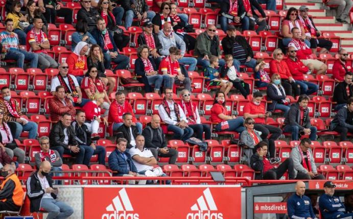 Bei einem Testspiel am 25. Oktober will Union Berlin das Stadion voll haben. Foto: Andreas Gora/dpa