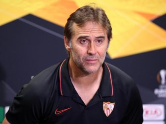 Sevillas Trainer Julen Lopetegui freut sich auf das Kräftemessen mit dem FC Bayern München. Foto: -/Getty Images via UEFA/dpa Sevillas Trainer Julen Lopetegui freut sich auf das Kräftemessen mit dem FC Bayern München. Foto: -/Getty Images via UEFA/dpa