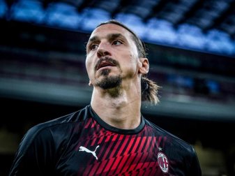 Der schwedische Stürmerstar Zlatan Ibrahimovic wurde positiv auf das Coronavirus getestet. Foto: Spada/Lapresse/Lapresse via ZUMA Press/dpa Der schwedische Stürmerstar Zlatan Ibrahimovic wurde positiv auf das Coronavirus getestet. Foto: Spada/Lapresse/Lapresse via ZUMA Press/dpa