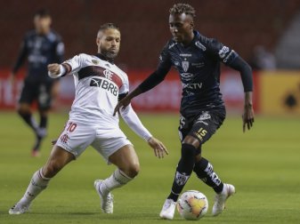 Auch der Ex-Bremer Diego (li.) ist infiziert Auch der Ex-Bremer Diego (li.) ist infiziert