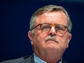 Frank Ulrich Montgomery ist der Vorstandsvorsitzende des Weltärztebundes. Foto: Guido Kirchner/dpa Frank Ulrich Montgomery ist der Vorstandsvorsitzende des Weltärztebundes. Foto: Guido Kirchner/dpa