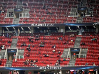 15.500 Zuschauer verfolgten den Supercup in Budapest im Stadion. Foto: Bernadett Szabo/Reuters Pool/AP/dpa 15.500 Zuschauer verfolgten den Supercup in Budapest im Stadion. Foto: Bernadett Szabo/Reuters Pool/AP/dpa