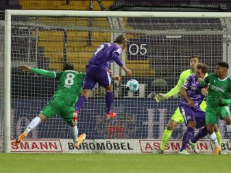 Christian Santos (2.v.l) trifft für den VfL Osnabrück zum 2:0. Foto: Friso Gentsch/dpa Christian Santos (2.v.l) trifft für den VfL Osnabrück zum 2:0. Foto: Friso Gentsch/dpa
