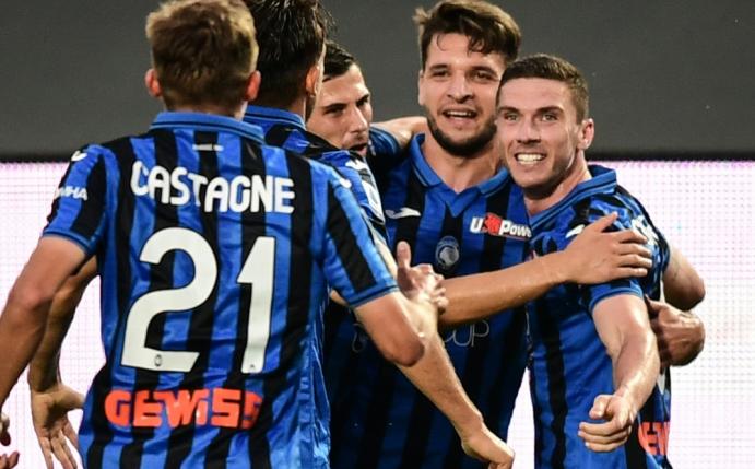 Gosens (r.) und Bergamo starten mit Sieg in die Saison 