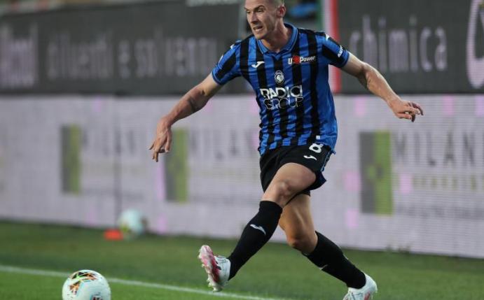 Robin Gosens und Atalanta Bergamo sind mit einem Sieg in die neue Seria-A-Saison gestartet. Foto: Jonathan Moscrop/CSM via ZUMA Wire/dpa