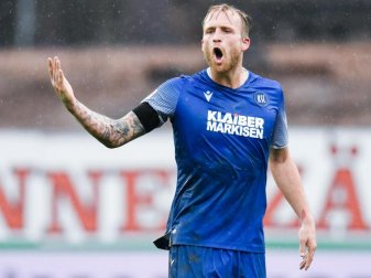 Steht offenbar auch beim HSV auf dem Wunschzettel: KSC-Profi Philipp Hofmann. Foto: Tom Weller/dpa Steht offenbar auch beim HSV auf dem Wunschzettel: KSC-Profi Philipp Hofmann. Foto: Tom Weller/dpa