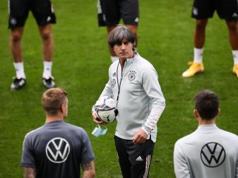 Muss sich bei seiner Kader-Planung etwas einfallen lassen: Bundestrainer Joachim Löw. Foto: Christian Charisius/dpa Muss sich bei seiner Kader-Planung etwas einfallen lassen: Bundestrainer Joachim Löw. Foto: Christian Charisius/dpa