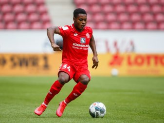 Ridle Baku schließt sich dem VfL Wolfsburg an Ridle Baku schließt sich dem VfL Wolfsburg an