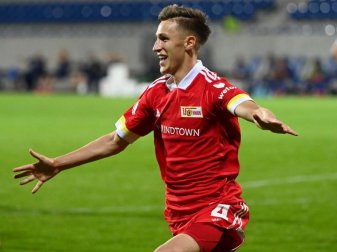 Nico Schlotterbeck zog sich beim 4:0-Erfolg gegen den FSV Mainz eine Verletzung am rechten Oberschenkel zu. Foto: Uli Deck/dpa Nico Schlotterbeck zog sich beim 4:0-Erfolg gegen den FSV Mainz eine Verletzung am rechten Oberschenkel zu. Foto: Uli Deck/dpa